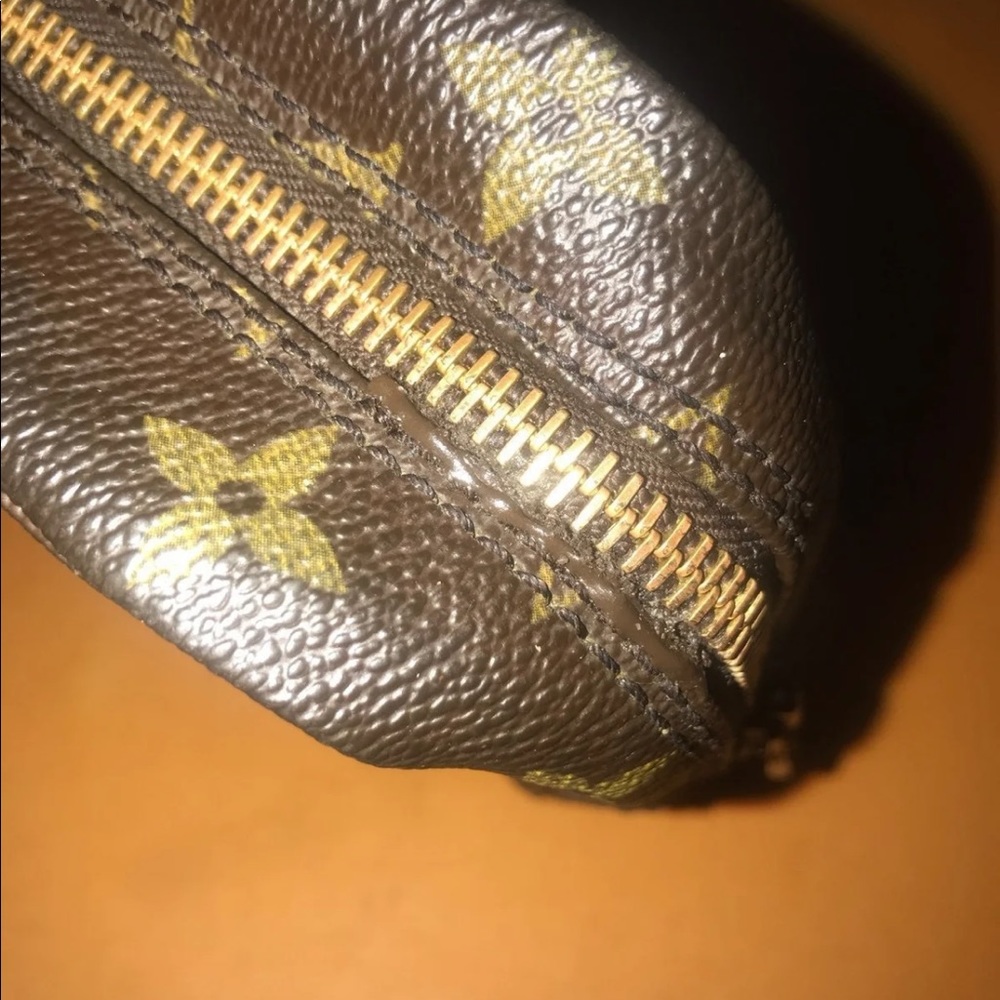 ❌ SOLD ❌ Authentic Louis Vuitton Monogram Toilette 23 - Picture 12 of 13